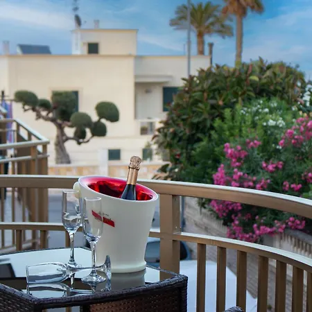 Rosa Sul Mare Apartment *